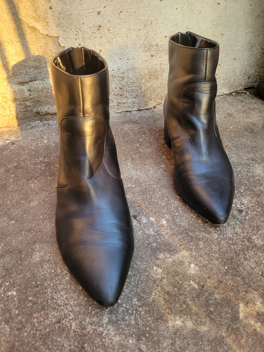 Karl Lagerfeld Black Pointed Toe Booties Size 10